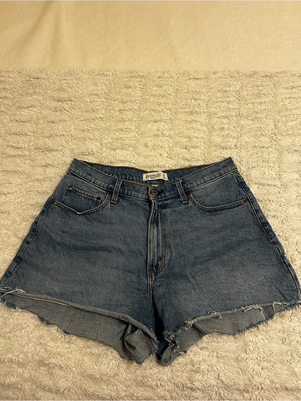 Abercrombie The 90’s Relaxed Cutoff Short High Rise